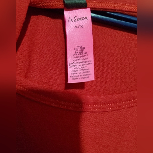 Xl red shirt - Picture 3 of 4